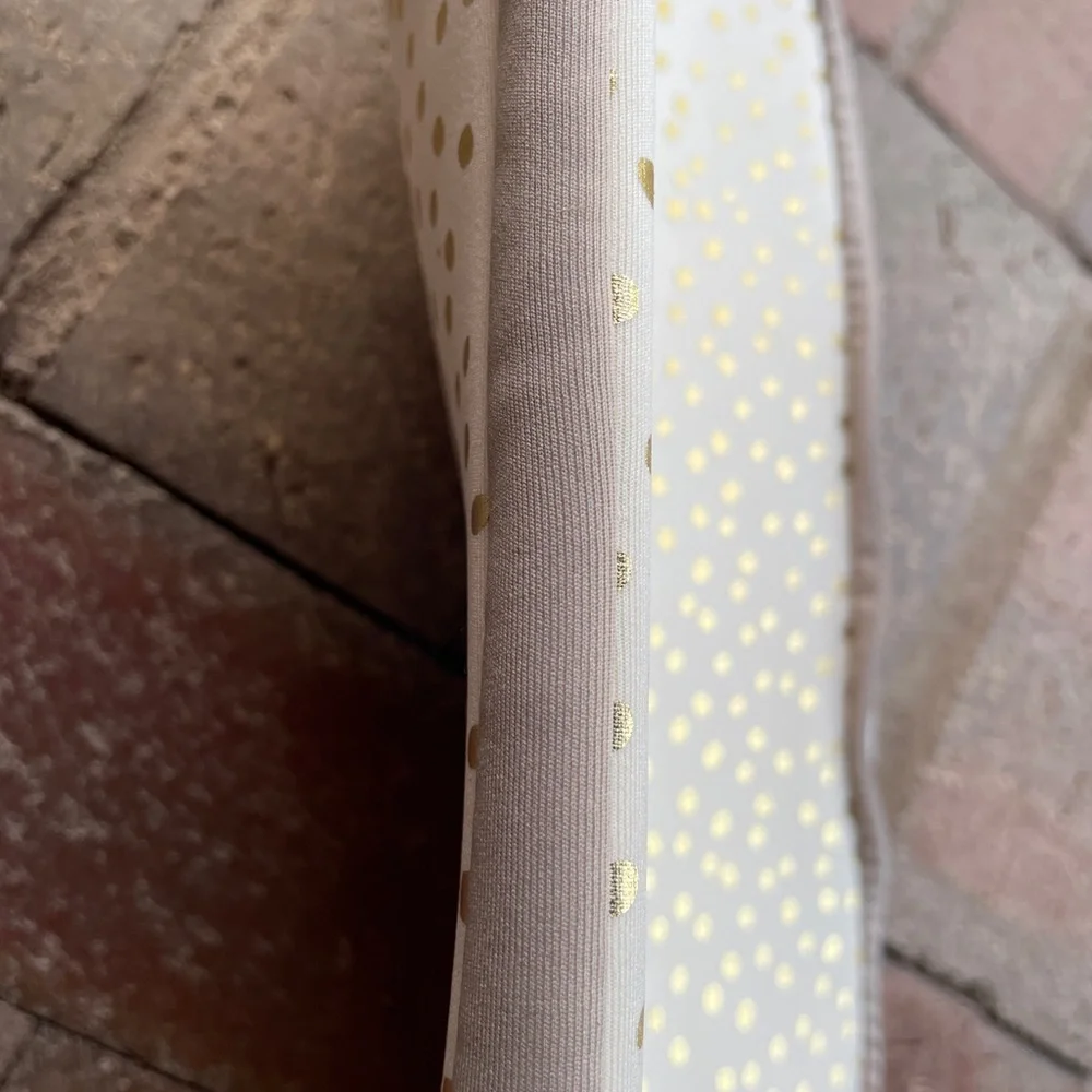 Laptop or tablet bag cream with gold polka dots